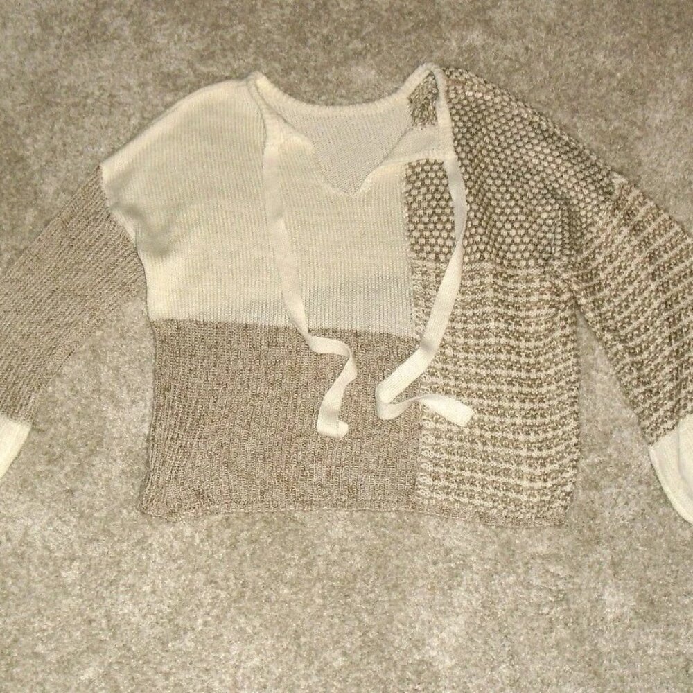 Blu Pepper Womens Sweater Tan Off White Sz. Small